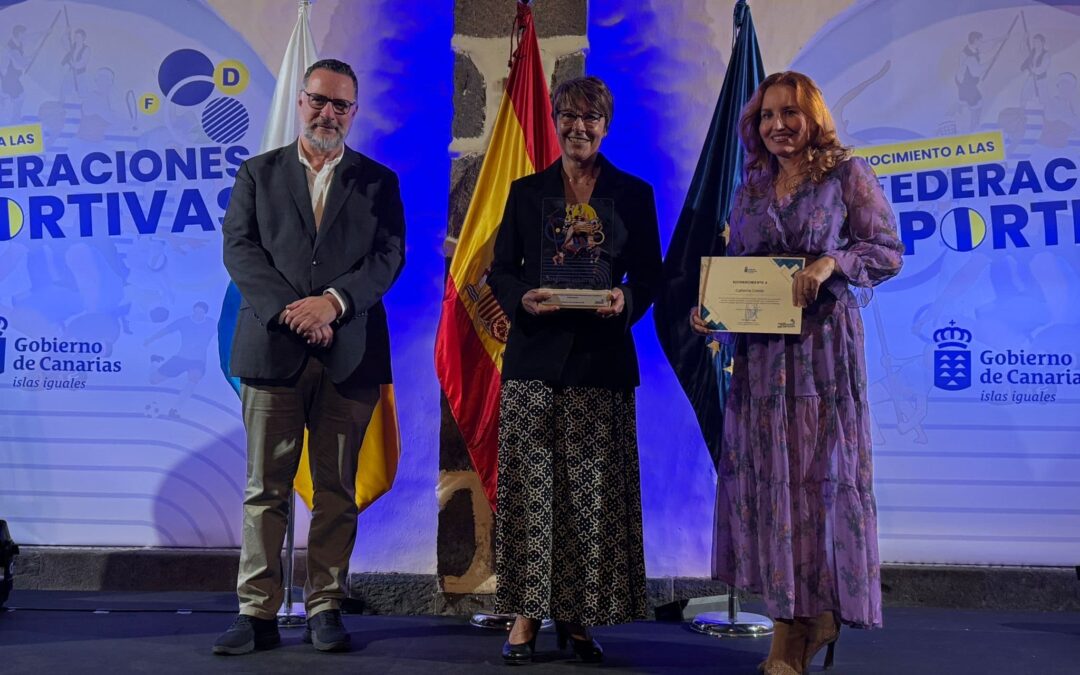 El Gobierno de Canarias reconoce la trayectoria de Catherine Colette en el acto de distinciones deportivas celebrado anoche en Gran Canaria