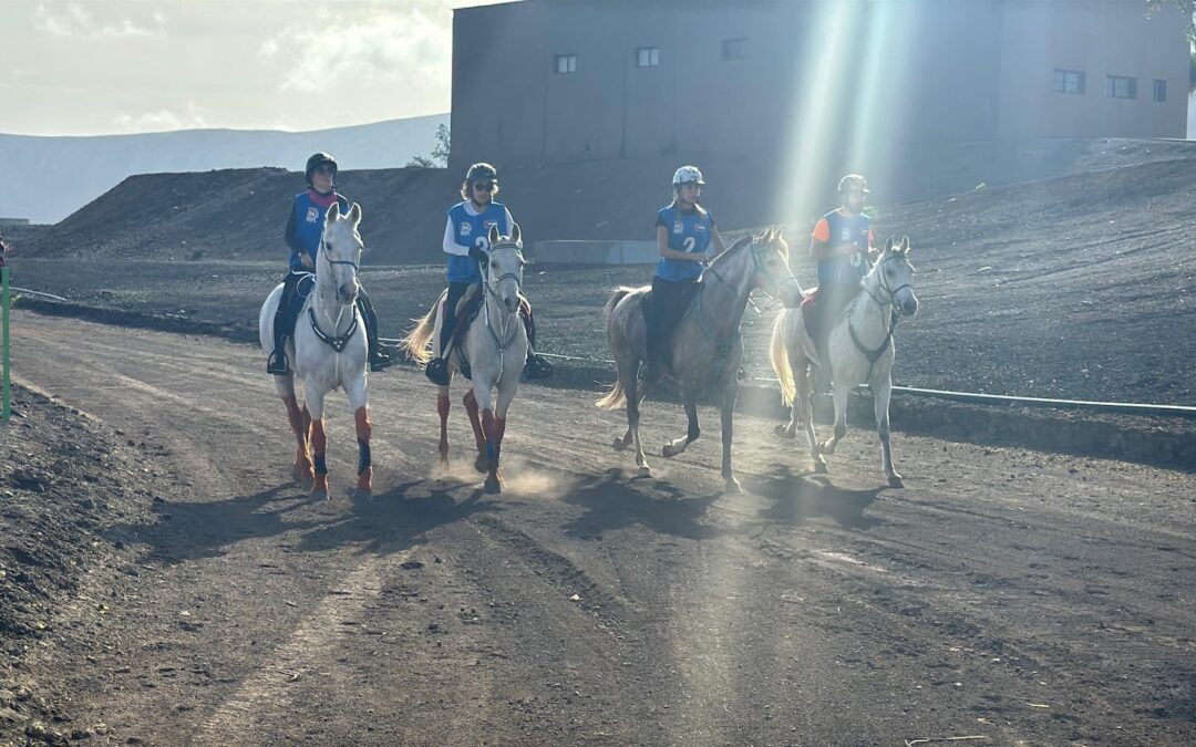 Gran debut del Raid Isla de Fuerteventura con brillantes clasificaciones en Pozo Negro